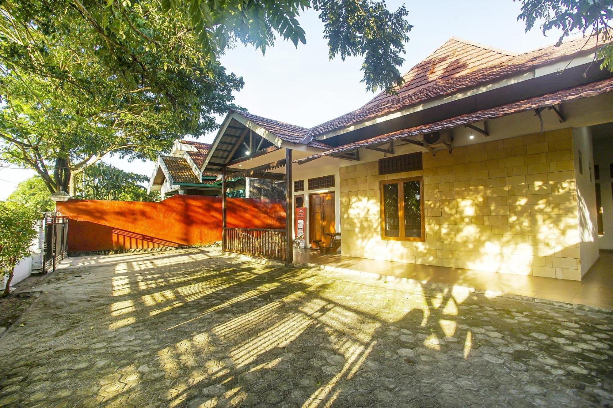 Super Oyo 91055 Homestay Syariah バンダールランプン エクステリア 写真
