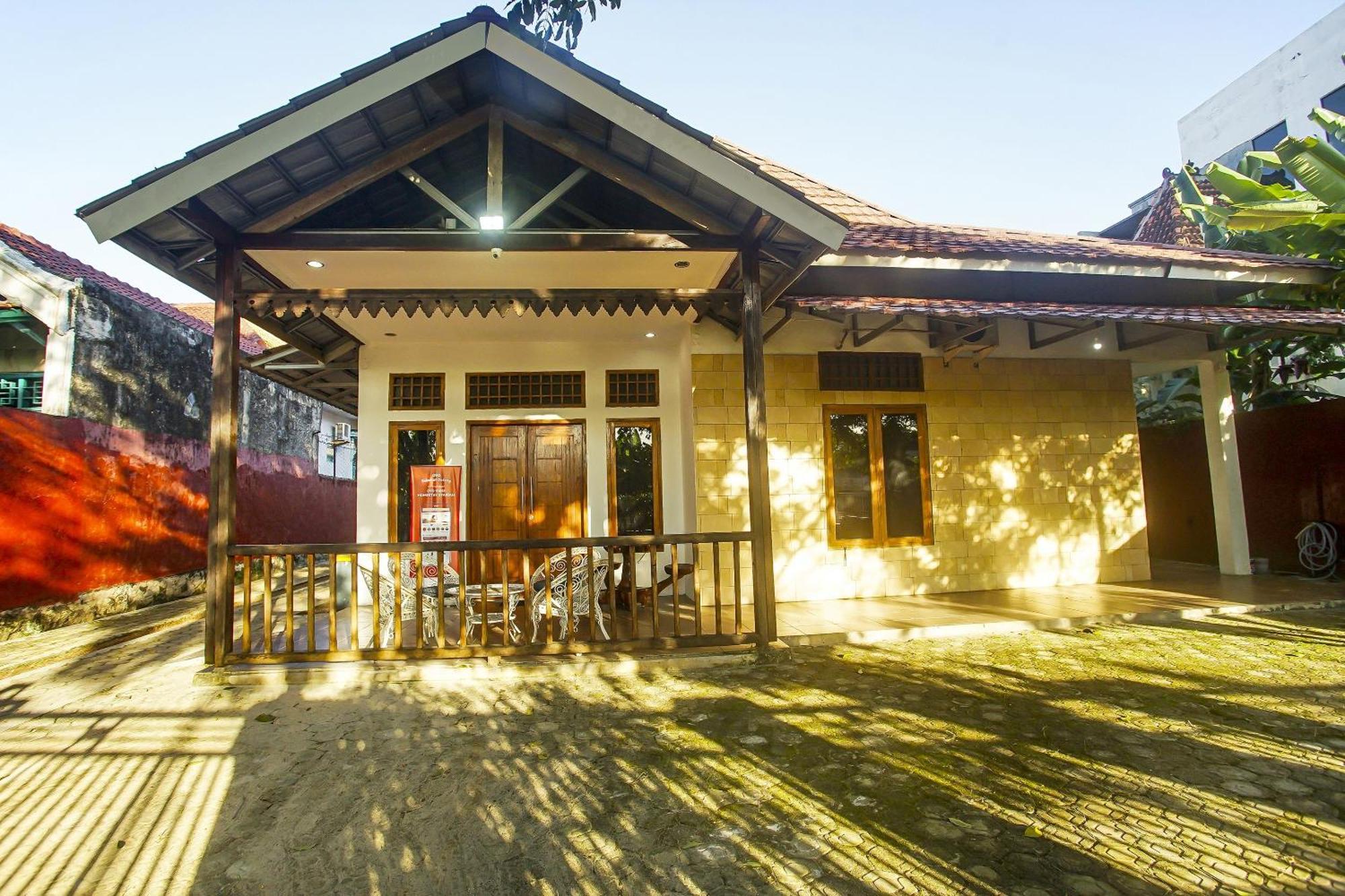 Super Oyo 91055 Homestay Syariah バンダールランプン エクステリア 写真