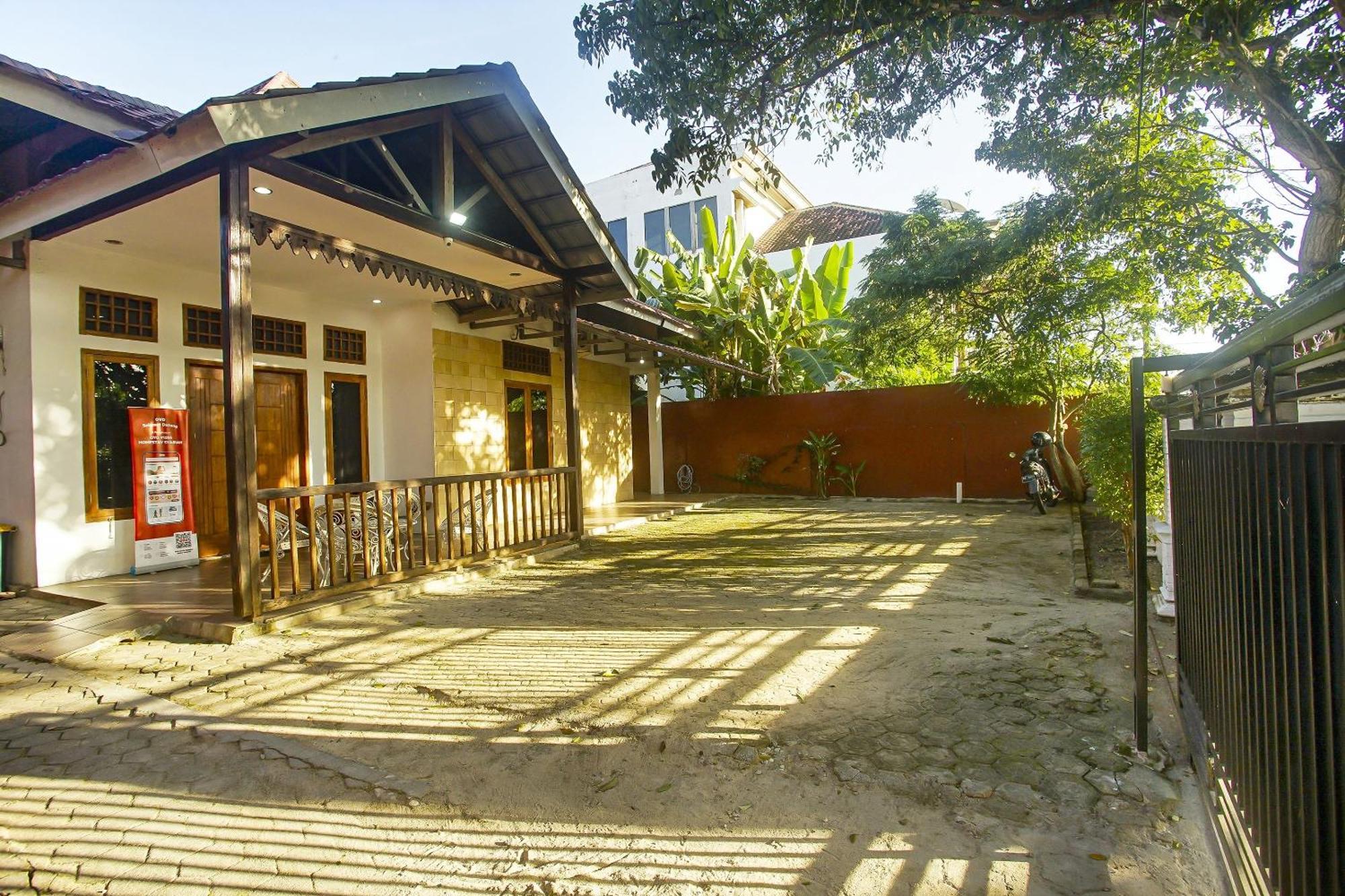 Super Oyo 91055 Homestay Syariah バンダールランプン エクステリア 写真